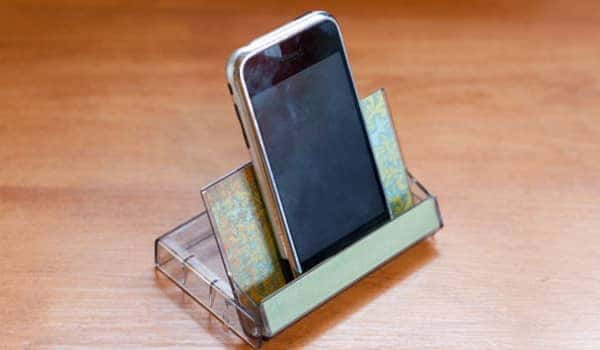 diy-office-hack-phone-holder