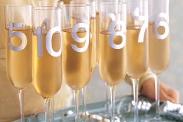 Countdown-Champange-Flutes-New-Year_s-Eve