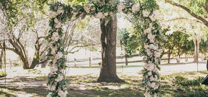 How to plan an outdoor wedding