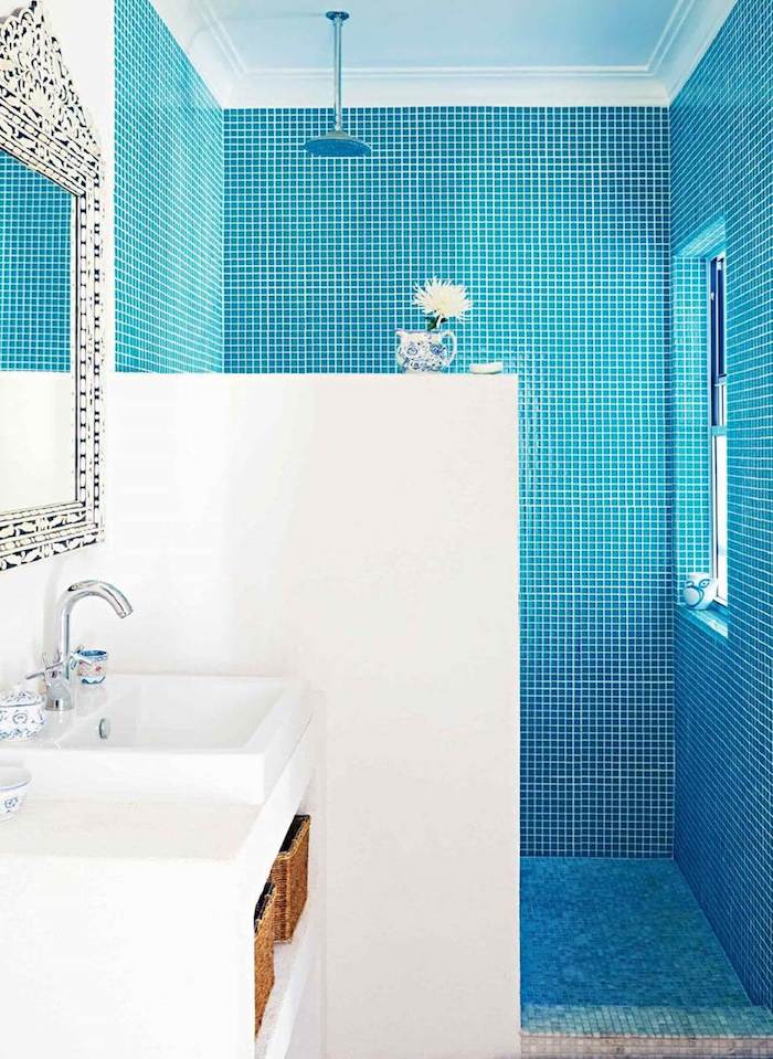 25 Charming Glass Mosaic Tiles Design Ideas For Adorable Bathroom