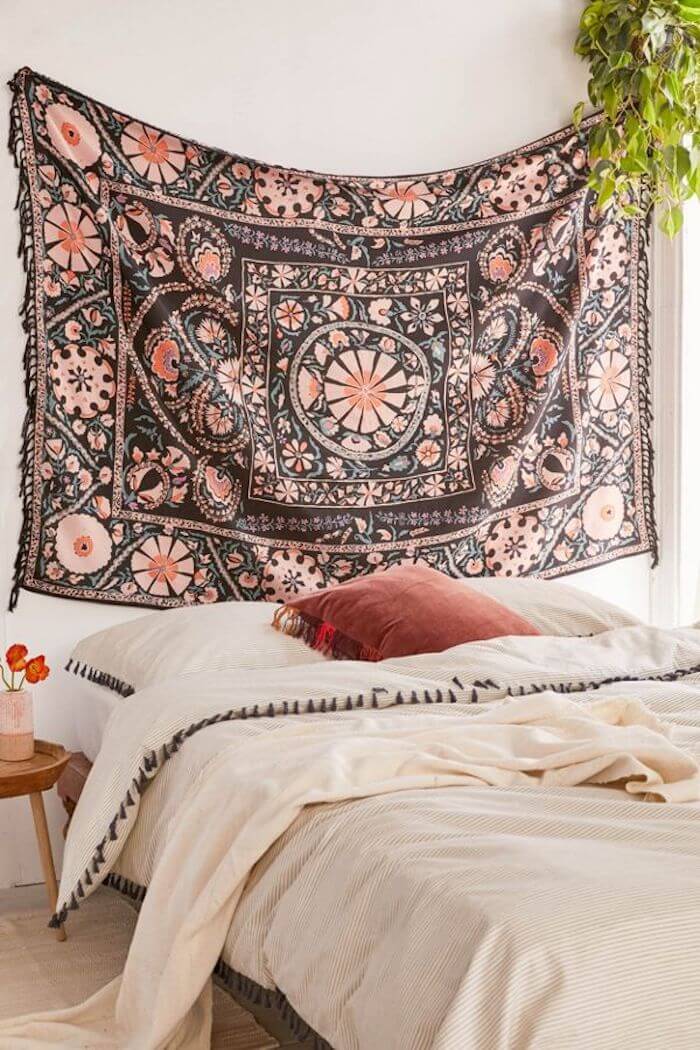 tapestry-bedroom