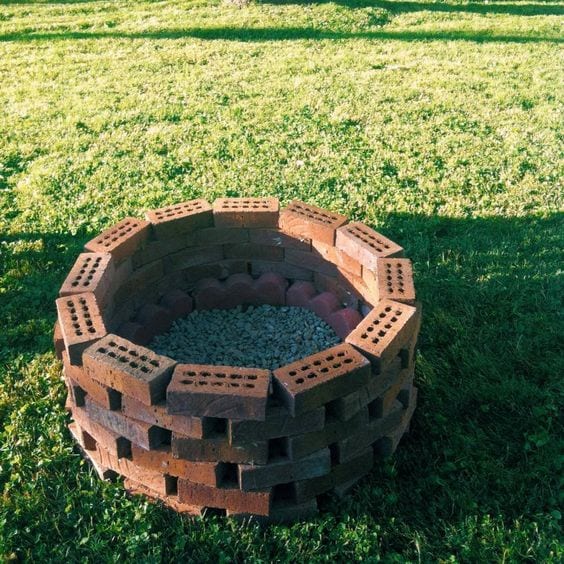 33 Fire Pit Ideas For Your Backyard