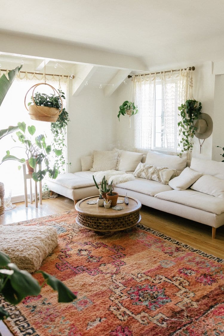 Unique Boho Sitting Room Ideas with Simple Decor