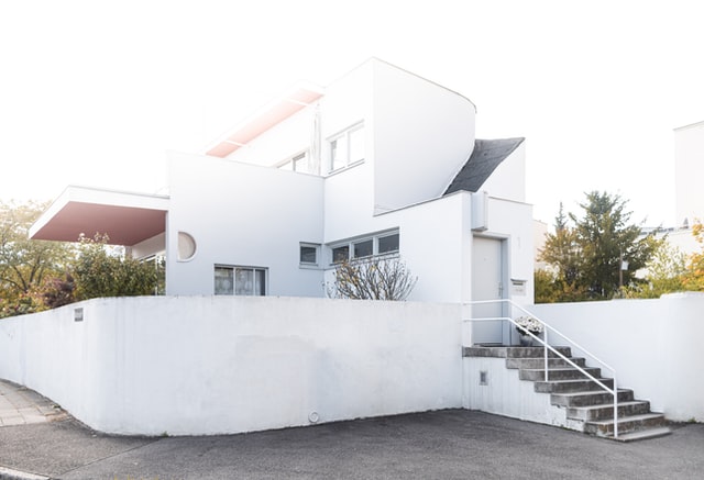 modern-house-white-concrete