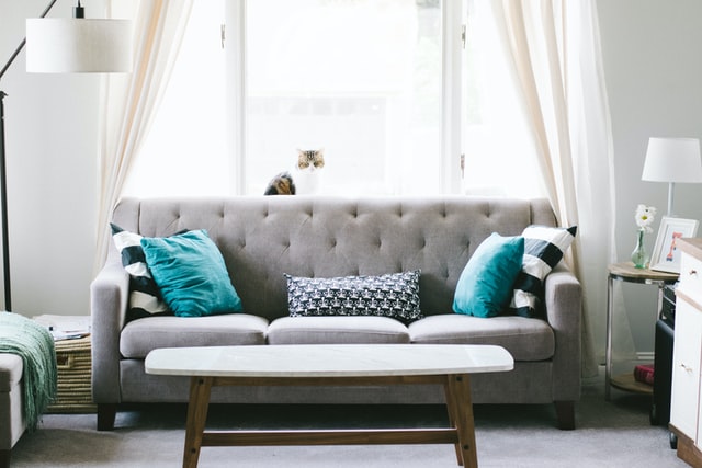 living-room-lighting-white-lamps