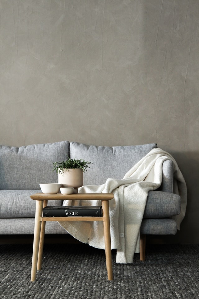 tonal-greys-minimalist-living-room
