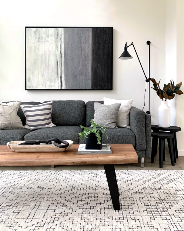 minimalist-living-room-monochrome