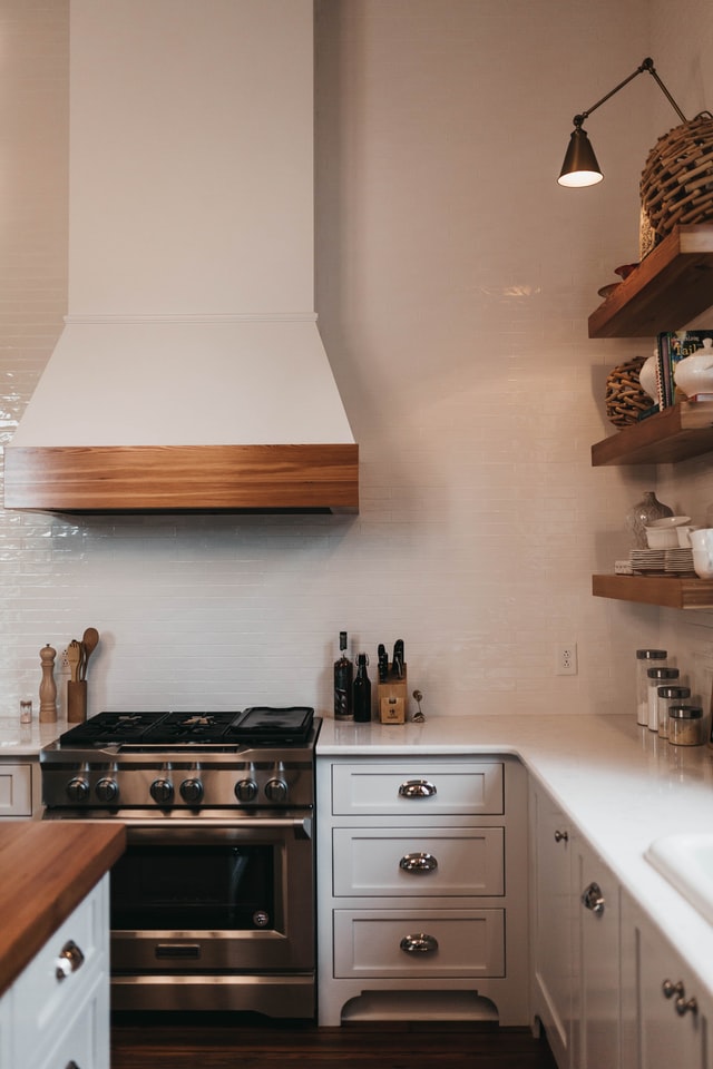 modern-kitchen-timber-accents