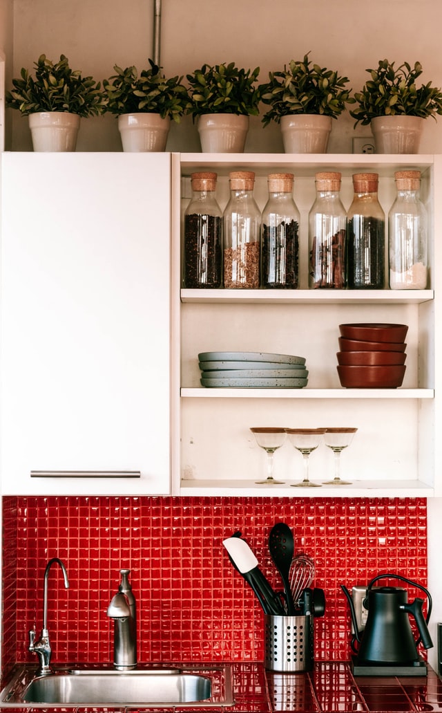 modern-kitchen-pop-of-red