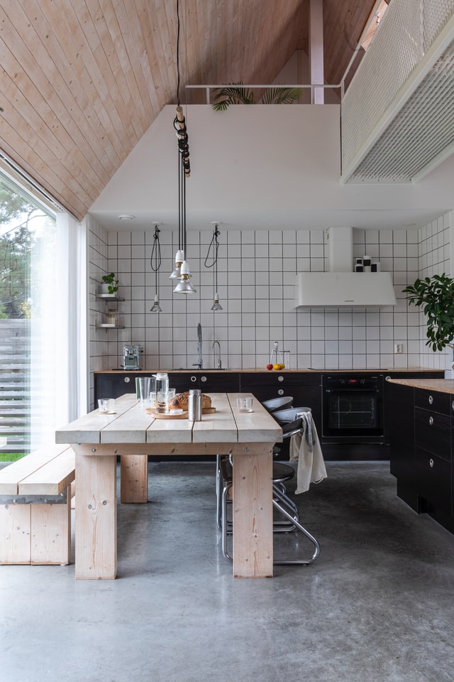 black-kitchen-with-white