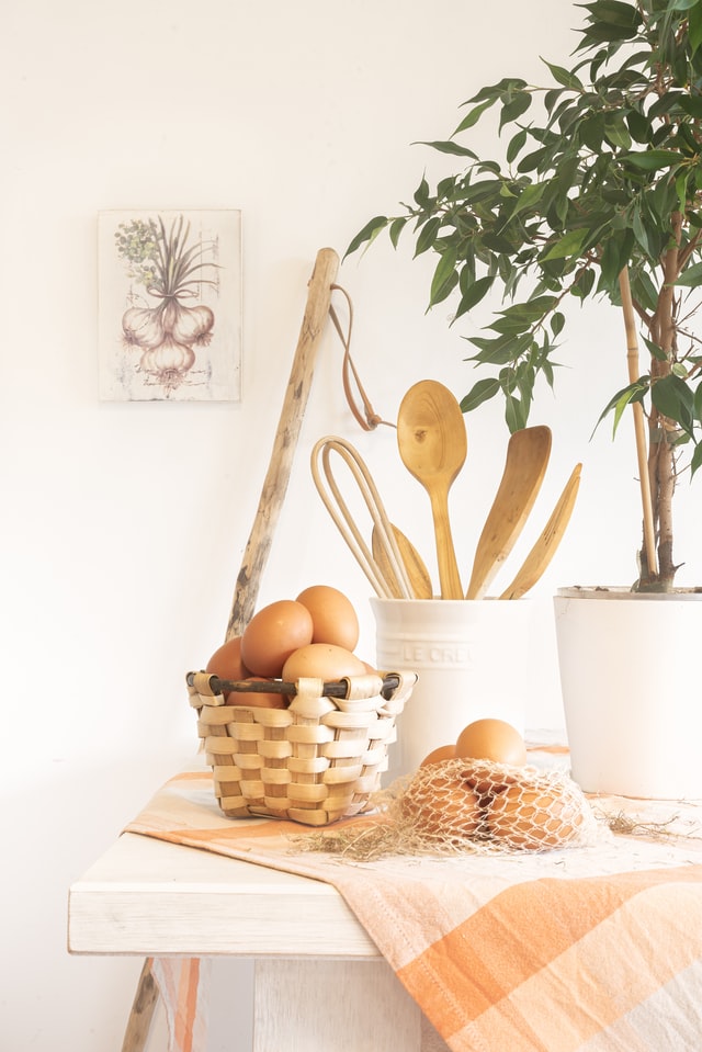 farmhouse-kitchen-utensils