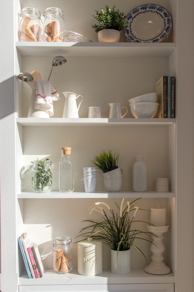 country-kitchen-shelving