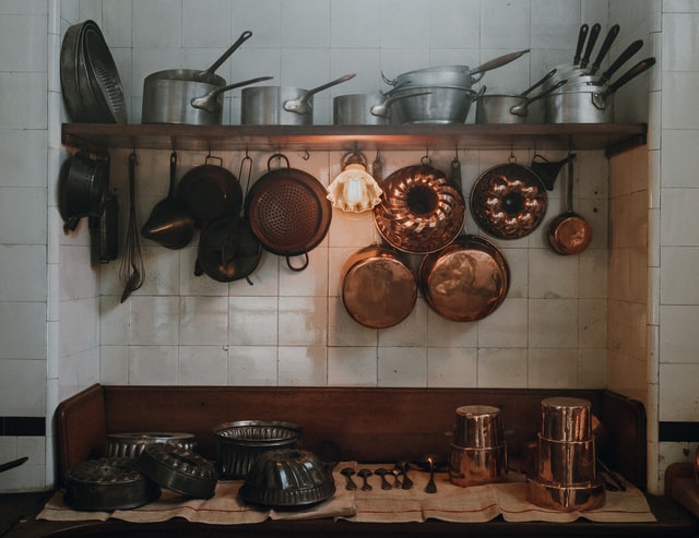 farmhouse-kitchen-copper