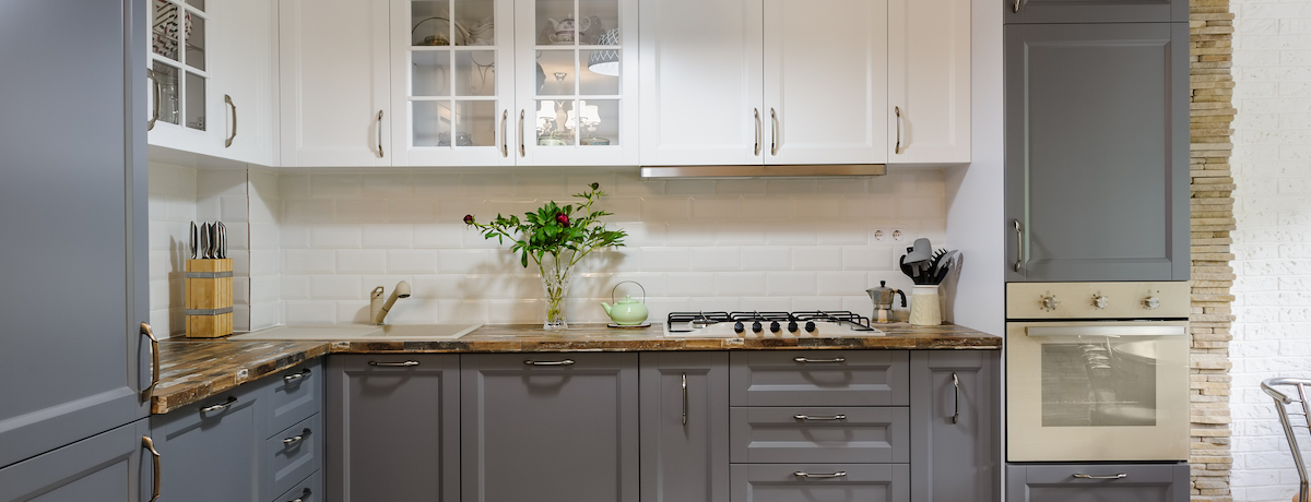 30 Gorgeous Grey And White Kitchens That Get Their Mix Right