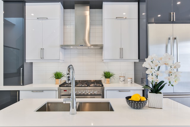 Hamptons-kitchen-grey-white