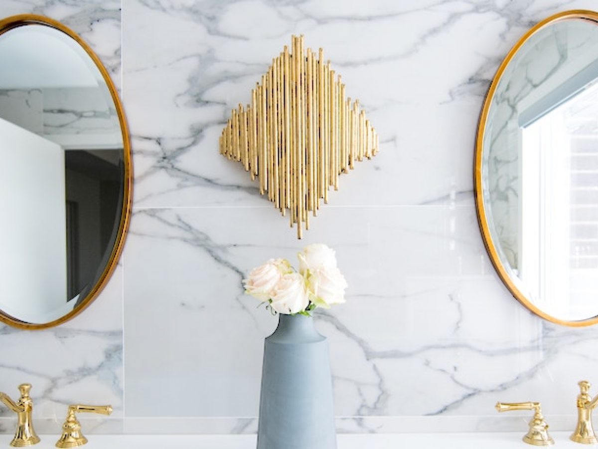 30 Stunning Art Deco Bathrooms Mirrors Lights And Vanities