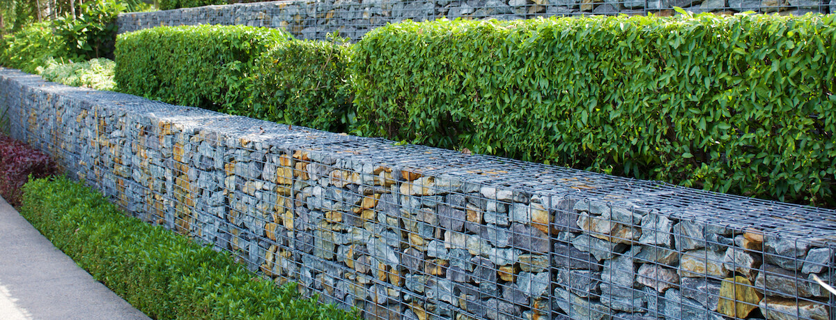 Step by step instructions on how to build a retaining wall
