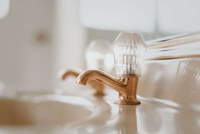 art-deco-bathroom-taps