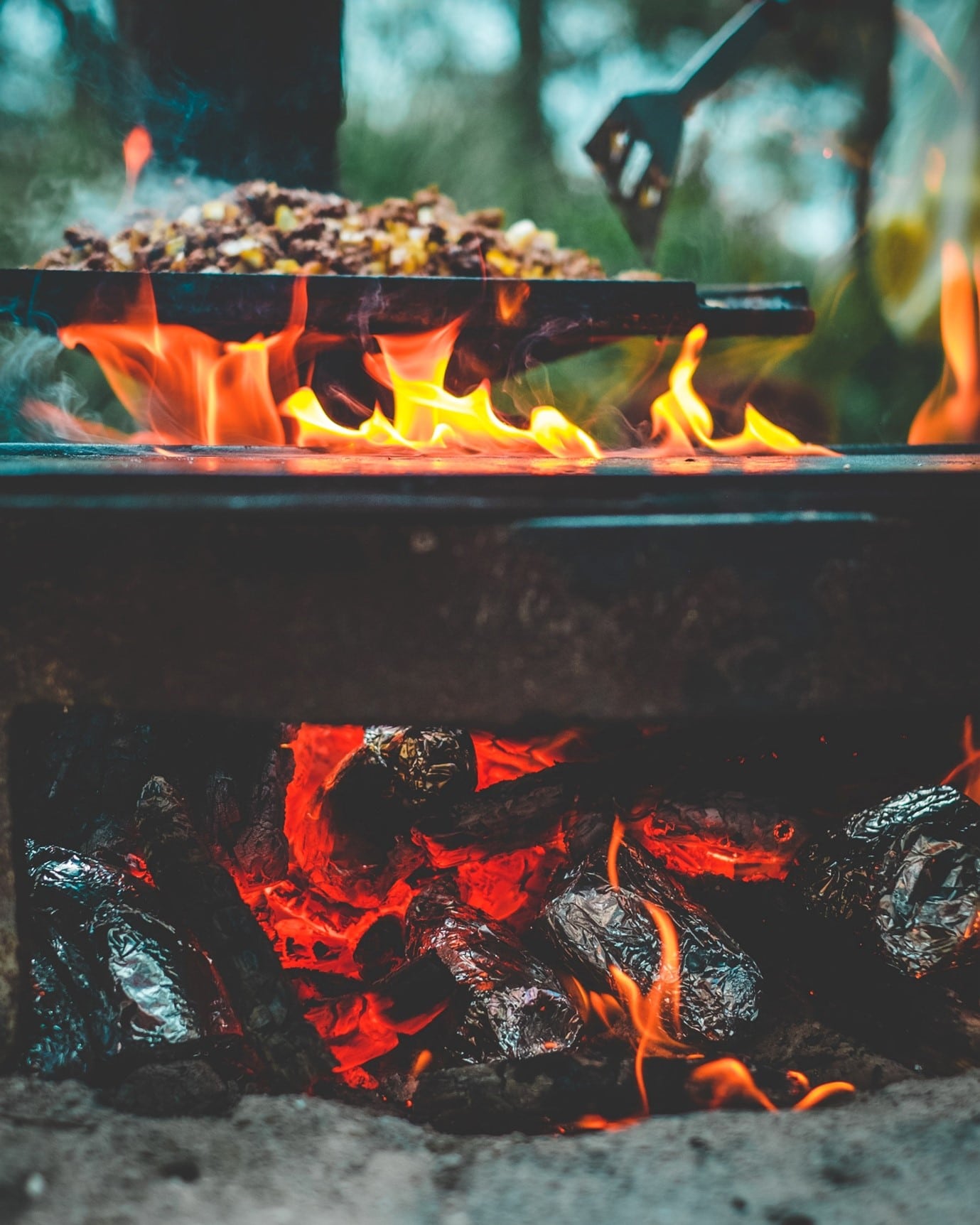 outdoor-kitchen-firepit