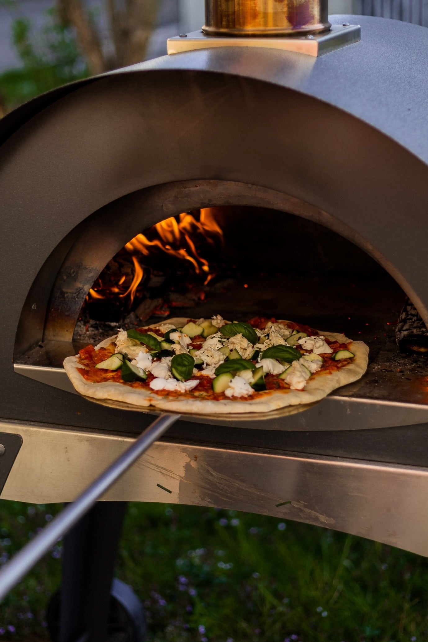 outdoor-kitchen-pizza-oven