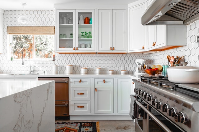 white-Shaker-kitchen