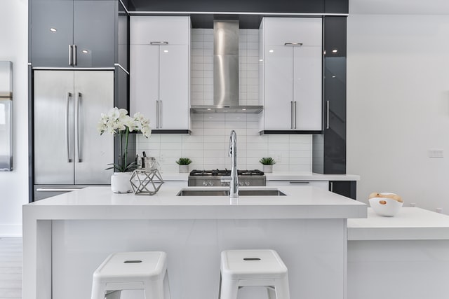 u-shaped-kitchen-white