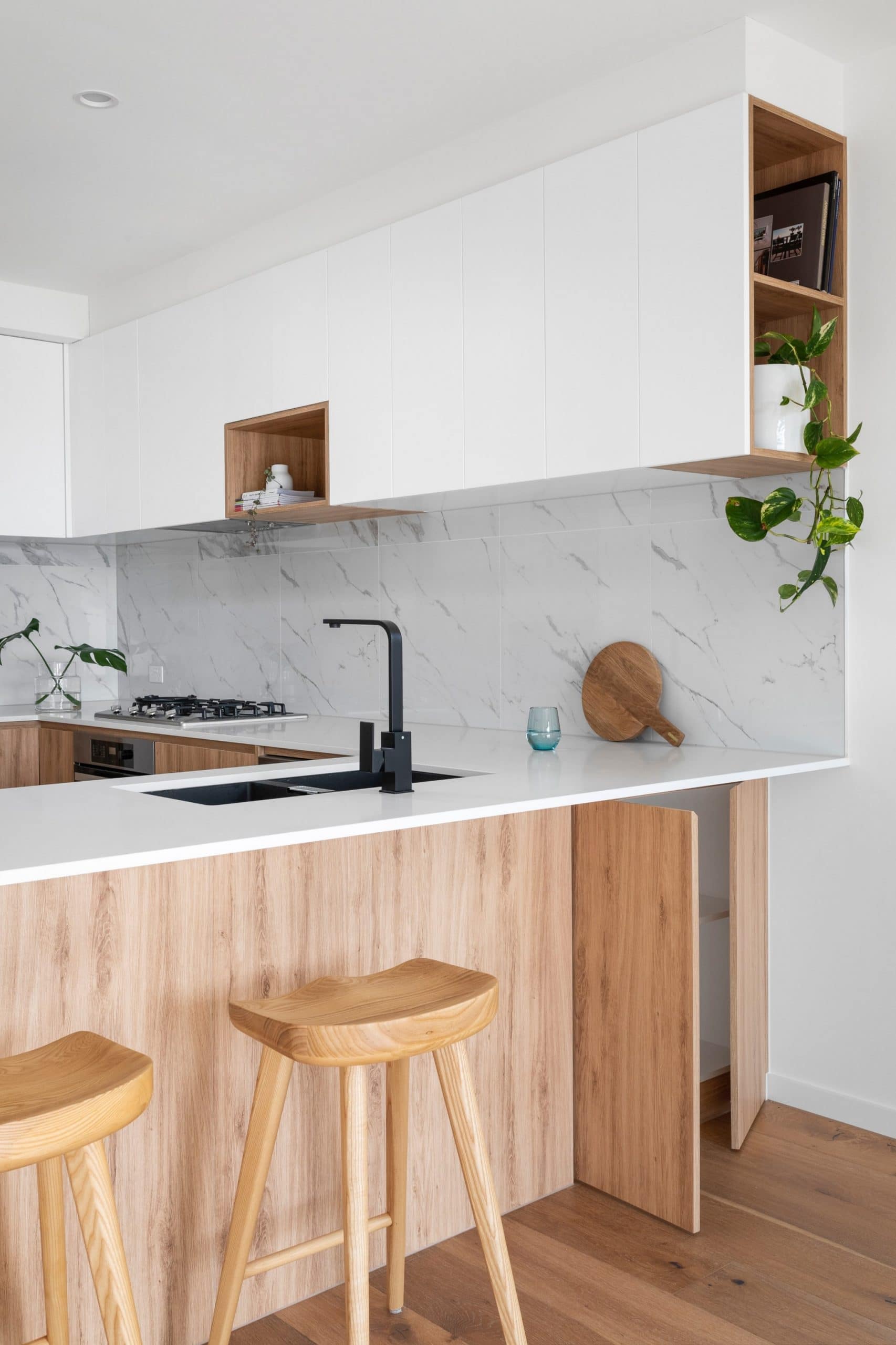 timber-kitchen-timber-and-marble