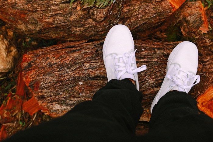 white-sneakers-shoes