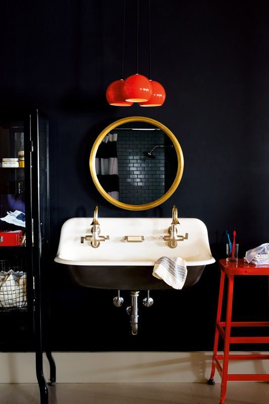 bold-colour-bathroom