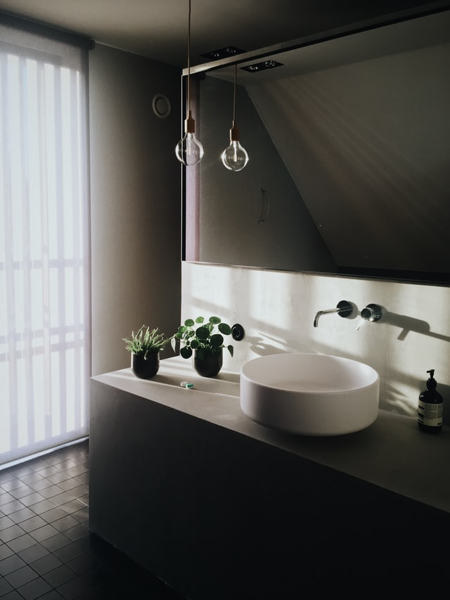 modern-contemporary-bathrooms-dark