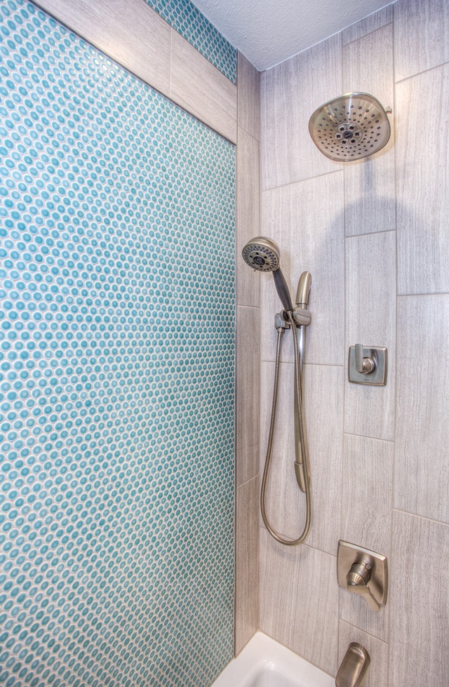 blue-bathroom-mermaid-tile