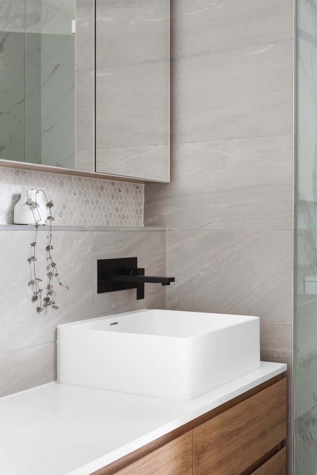 modern-contemporary-bathrooms-linear