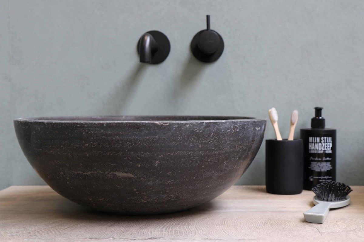 38 Dark bathroom ideas for your home