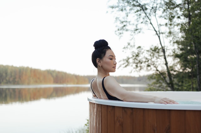 outdoor-bathroom-scenery