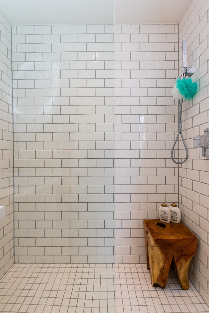 rustic-bathroom-rustic-shower-stool