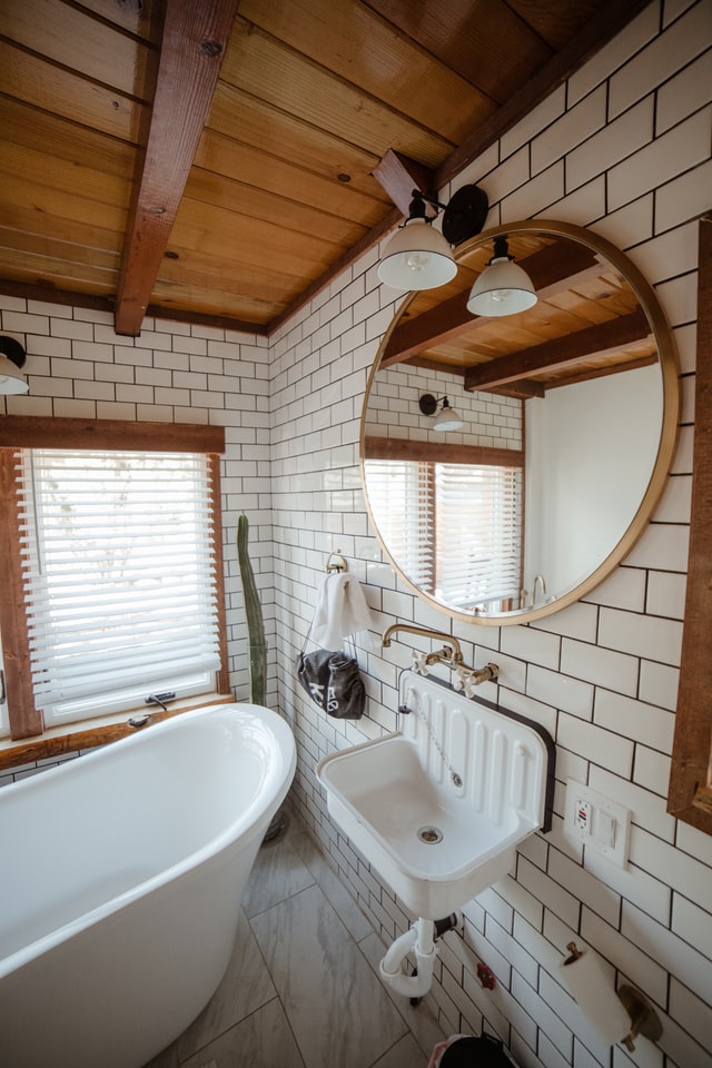 Victorian-wooden-bathroom