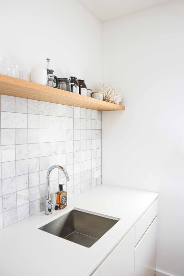 scandi-bathroom-clean-lines