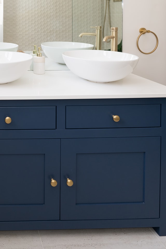 bathroom-colors-navy