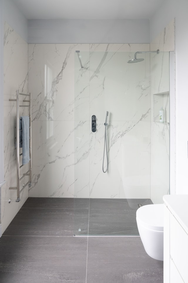 white-bathroom-marble