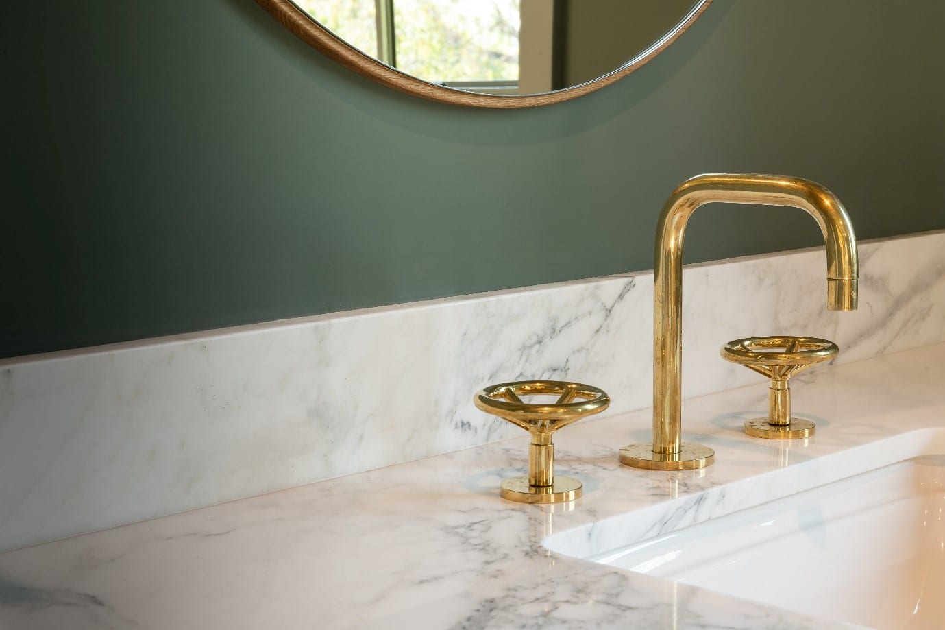 marble-bathroom-splashback