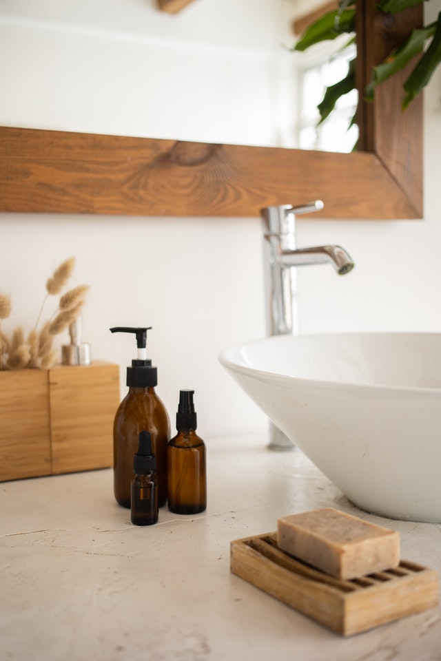 wooden-bathroom-wooden-mirror-frame