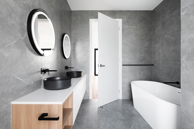 modern-bathrooms-grey-white-black