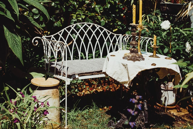 cottage-garden-rustic-bench
