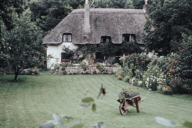 cottage-garden-wheelbarrow