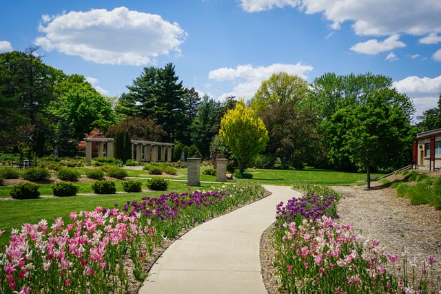 classic-garden-path