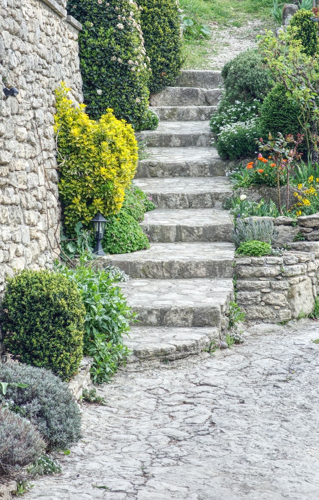 terraced-garden-stone-walls