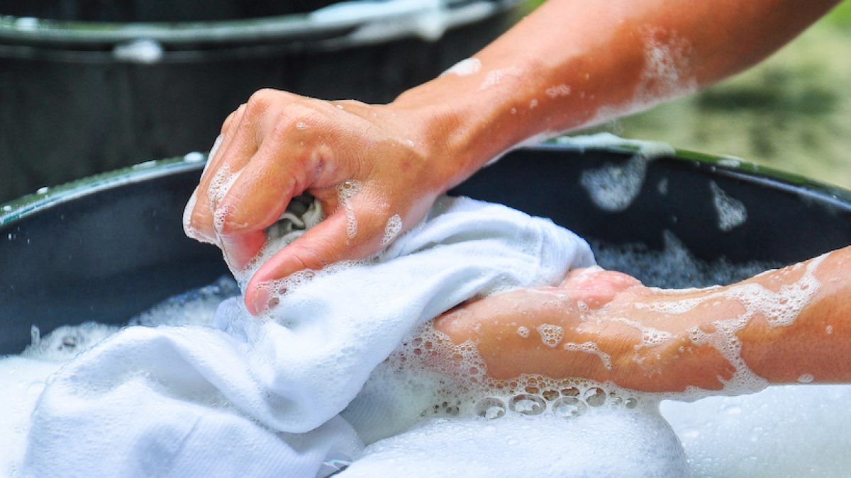 how to hand wash clothes