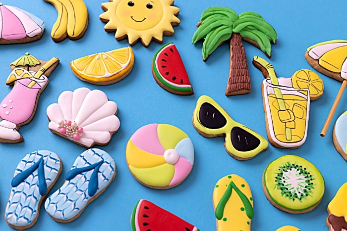 Beach, summer, party, pool, seaside, chilling, happiness cookie decoration themes and motives in tasty treats, sky blue background