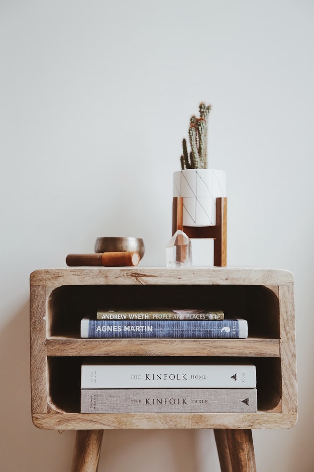 boho-bedroom-simple-furniture