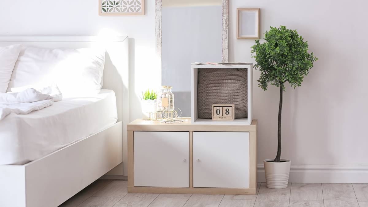 https://www.airtasker.com/blog/wp-content/uploads/2020/08/bedside-table-storage.jpg